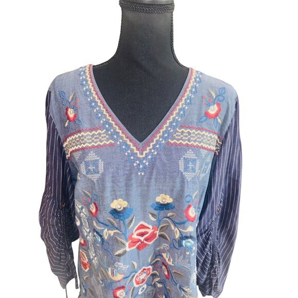 John Mark Workshop Chambray Peasant Top Grey L Embroidered Bell Sleeves Boho - Picture 6 of 12